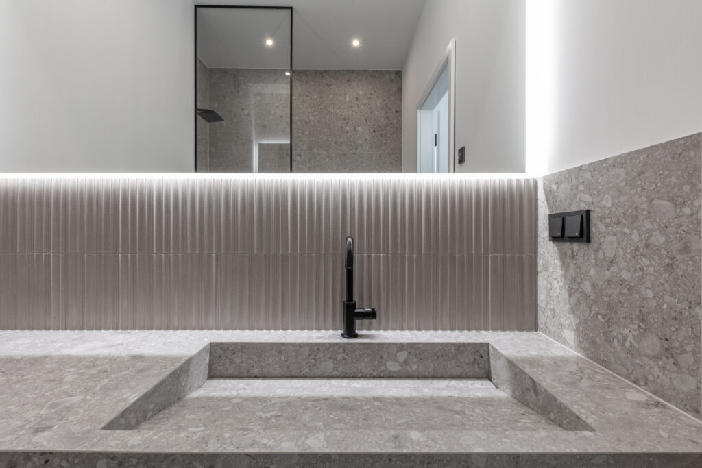 Ceramica GRANDE - Waschtisch Rinnenalauf Sonderbau